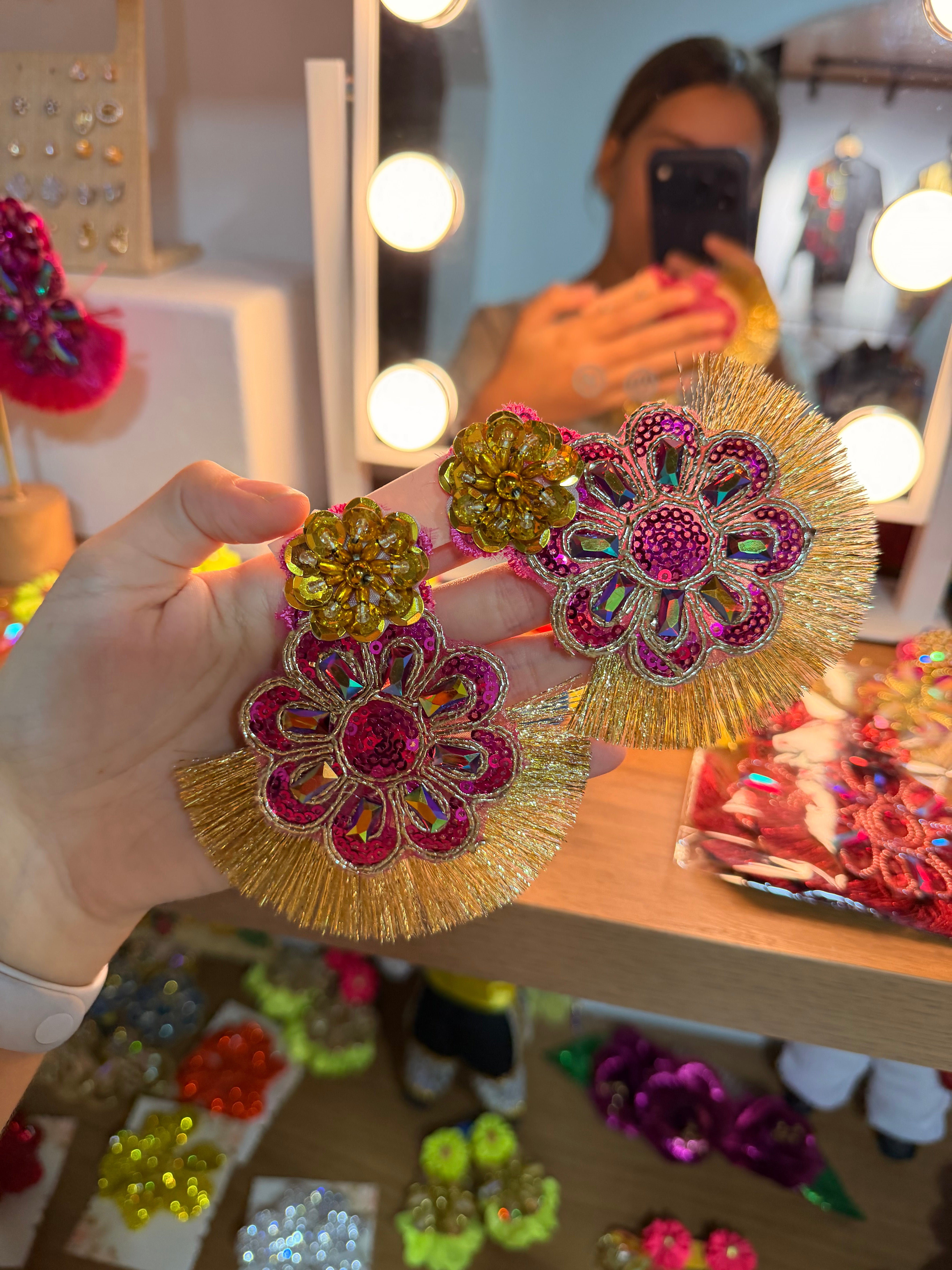 Aretes Dorado Fucsia